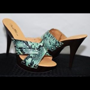 Strapless snakeskin print platform heels